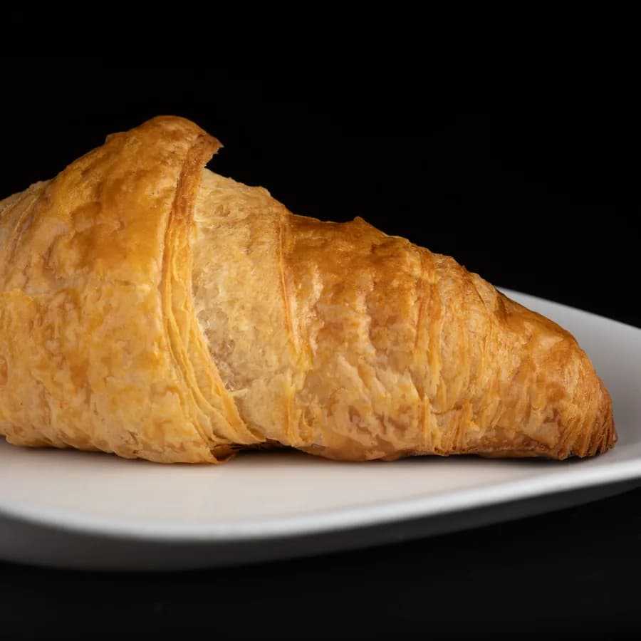 Croissant cu unt